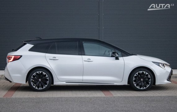 Toyota Corolla 1.8 hybrid e-CVT 2023 2023 bílá