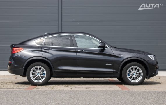 BMW X4 xDrive20d, 140kW (2017) 2017 šedá