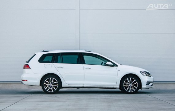 Volkswagen Golf Variant 2.0 TDI Comfortline DSG Edícia Join, 110 kW, A7 / AJ NA SPLÁTKY / PROTIÚČET / 2018 bílá