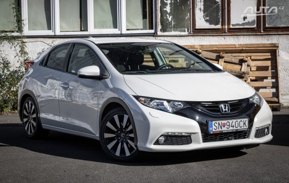Honda Civic 1.8 i-VTEC, 104kW, M6 / AJ NA SPLÁTKY / PROTIÚČET / 2014 bílá