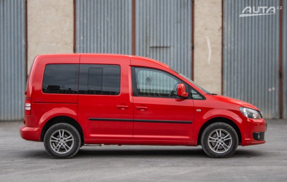 Volkswagen Caddy Life 1.6 TDI 2011 červená