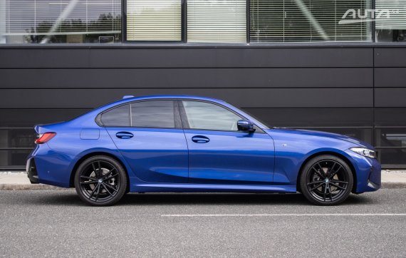 BMW Rad 3 320d mHEV xDrive A/T, 140kW (2024) / AJ NA SPLÁTKY / PROTIÚČET / 2024 modrá