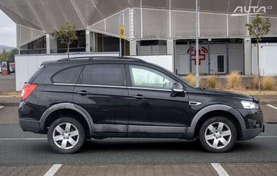 Chevrolet Captiva 2.2 D 4x4 LT / 120kW / M6 / ZÁRUKA / AJ NA SPLÁTKY / PROTIÚČET 2012 černá