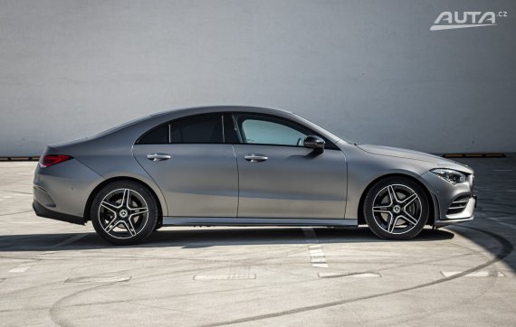 Mercedes-Benz CLA Kupé 220 d 4MATIC AMG line A/T, 140 kW, A8 / AJ NA SPLÁTKY / PROTIÚČET / 2022 šedá