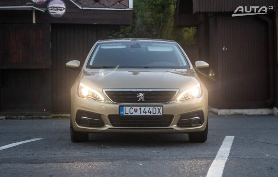 Peugeot 308 1.6 BlueHDi 73kW MT/5 / AJ NA SPLÁTKY / PROTIÚČET 2017 zlatá metalíza