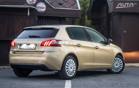 Peugeot 308 1.6 BlueHDi 73kW MT/5 / AJ NA SPLÁTKY / PROTIÚČET 2017 zlatá metalíza