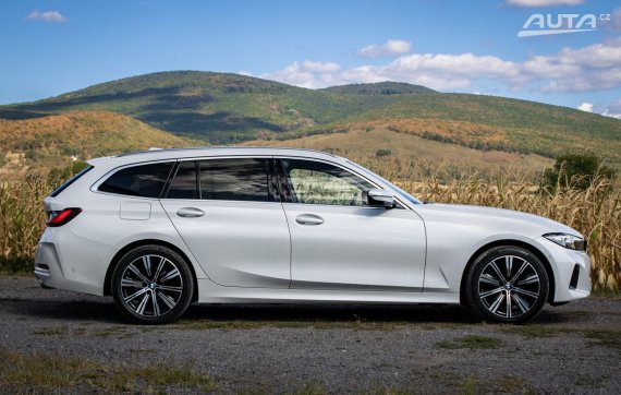 BMW Rad 3 Touring 320d mHEV xDrive Luxury line, 140 kW, A8 / AJ NA SPLÁTKY / PROTIÚČET / 2023 bílá