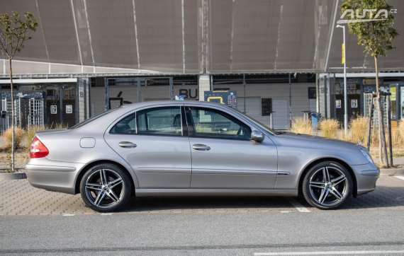 Mercedes-Benz E trieda Sedan 280 CDI Classic A/T, 140kW (2006) / AJ NA SPLÁTKY / PROTIÚČET / 2006 stříbrná metalíza
