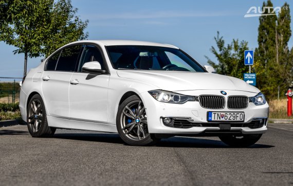 BMW Rad 3 335i 2013 225kW AT/8 / AJ NA SPLÁTKY / PROTIÚČET 2013 bílá