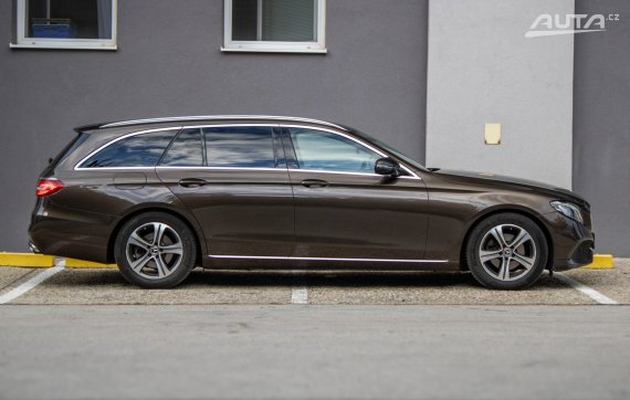Mercedes-Benz E trieda Kombi 200 d RWD 110kW AT/9 / AJ NA SPLÁTKY / PROTIÚČET 2017 hnědá
