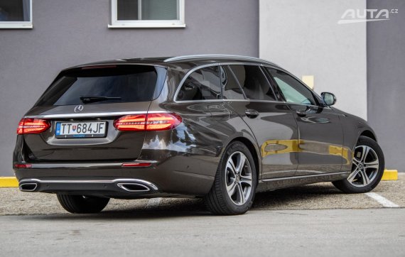 Mercedes-Benz E trieda Kombi 200 d RWD 110kW AT/9 / AJ NA SPLÁTKY / PROTIÚČET 2017 hnědá