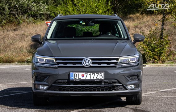 Volkswagen Tiguan 2.0 BiTDI Highline 4Motion DSG / 176kW / A7 / ZÁRUKA / AJ NA SPLÁTKY / PROTIÚ 2019 šedá