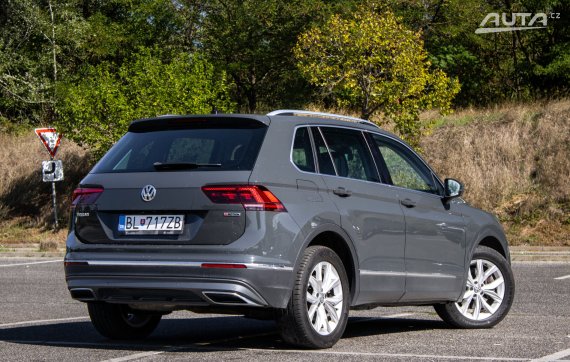Volkswagen Tiguan 2.0 BiTDI Highline 4Motion DSG / 176kW / A7 / ZÁRUKA / AJ NA SPLÁTKY / PROTIÚ 2019 šedá