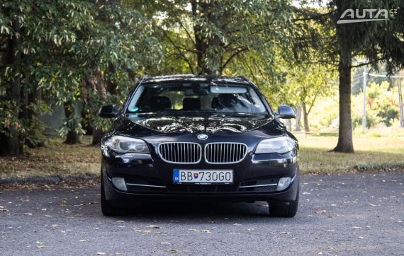 BMW Rad 5 Touring 520d A/T, 135kW (2011) / AJ NA SPLÁTKY / PROTIÚČET / 2011 černá
