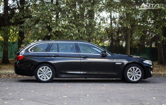 BMW Rad 5 Touring 520d A/T, 135kW (2011) / AJ NA SPLÁTKY / PROTIÚČET / 2011 černá