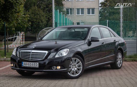 Mercedes-Benz E trieda Sedan 350 CGI Avantgarde 4Matic, 200 kW, A7 / AJ NA SPLÁTKY / PROTIÚČET 2010 - hlavní pohled