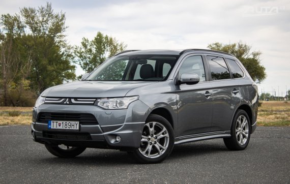 Mitsubishi Outlander 2.2D 4x4, 110kW, A6, 5d., 7miest / AJ NA SPLÁTKY / PROTIÚČET / 2013 - hlavní pohled