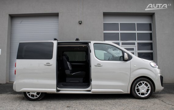 Citroën Spacetourer 2.0 BlueHDi S&amp;S / 130kW / A6 / ZÁRUKA / AJ NA SPLÁTKY / PROTIÚČET 2017 šedá