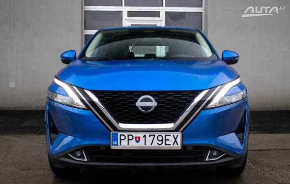 Nissan Qashqai 1.3 DIG-T / 103kW / M6 / ZÁRUKA / AJ NA SPLÁTKY / PROTIÚČET 2024 modrá
