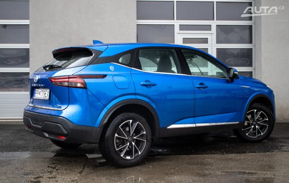 Nissan Qashqai 1.3 DIG-T / 103kW / M6 / ZÁRUKA / AJ NA SPLÁTKY / PROTIÚČET 2024 modrá