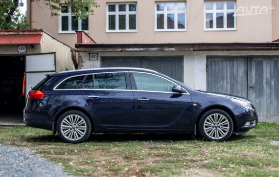 Opel Insignia ST 2.0 CDTI 2012 143kW AT/6 / AJ NA SPLÁTKY / PROTIÚČET 2012 modrá