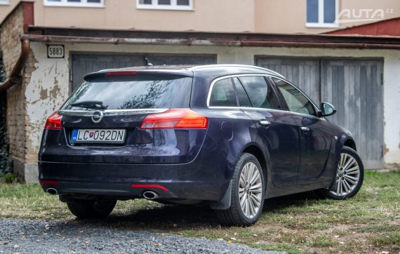 Opel Insignia ST 2.0 CDTI 2012 143kW AT/6 / AJ NA SPLÁTKY / PROTIÚČET 2012 modrá