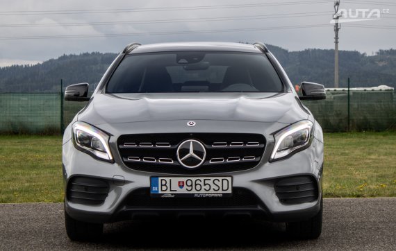 Mercedes-Benz GLA 250 4MATIC AMG Line / 155kW / A7 / ZÁRUKA / AJ NA SPLÁTKY / PROTIÚČET 2018 šedá
