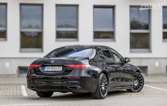 Mercedes-Benz S trieda Sedan 500 4MATIC 320kW AT/9 2021 / AJ NA SPLÁTKY / PROTIÚČET 2021 černá