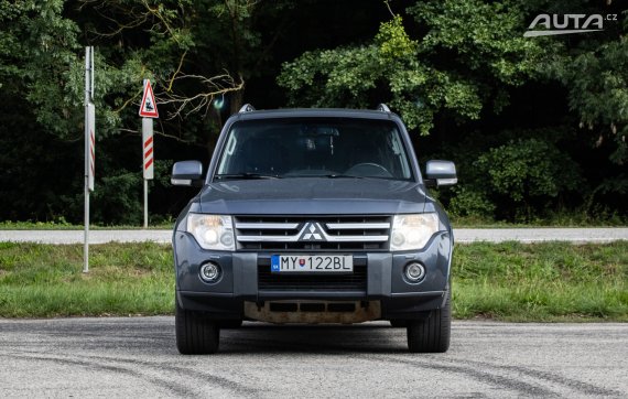 Mitsubishi Pajero 3.2 DI-D 4x4 A/T, 147kW (2010) / AJ NA SPLÁTKY / PROTIÚČET / 2010 šedá