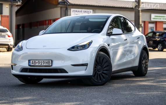 Tesla Model Y Long Range Dual motor 378kW 4x4 / AJ NA SPLÁTKY / PROTIÚČET 2023 - hlavní pohled