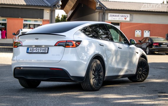 Tesla Model Y Long Range Dual motor 378kW 4x4 / AJ NA SPLÁTKY / PROTIÚČET 2023 bílá