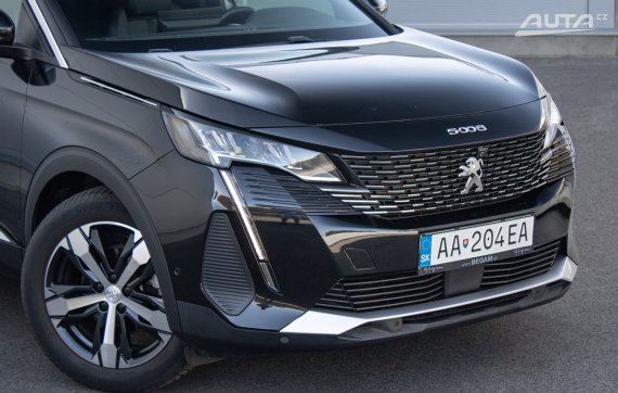 Peugeot 5008 1.2 PureTech 130k A/T, 96 kW, A8, 7 miest / AJ NA SPLÁTKY / PROTIÚČET / 2023 černá