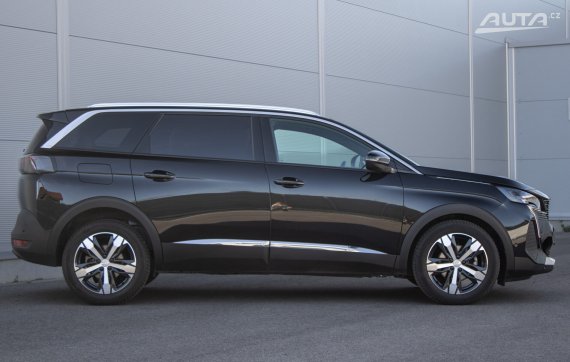 Peugeot 5008 1.2 PureTech 130k A/T, 96 kW, A8, 7 miest / AJ NA SPLÁTKY / PROTIÚČET / 2023 černá