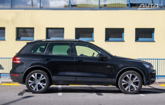 Volkswagen Touareg 3.0 V6 TDI 240k Terrain Tech AT/8 4XMOTION / AJ NA SPLÁTKY / PROTIÚČET 2013 černá
