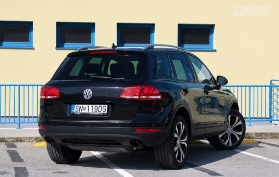Volkswagen Touareg 3.0 V6 TDI 240k Terrain Tech AT/8 4XMOTION / AJ NA SPLÁTKY / PROTIÚČET 2013 černá