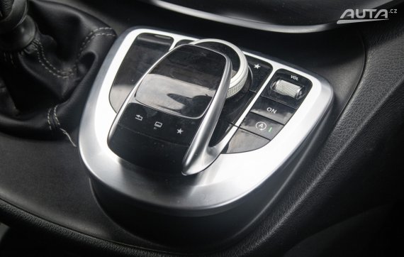 Mercedes-Benz V trieda V220 2014 RWD 120kW MT/6 / AJ NA SPLÁTKY / PROTIÚČET 2014 bílá