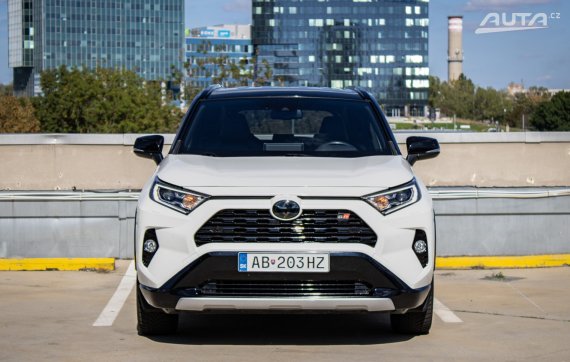 Toyota RAV4 2.5 Hybrid e-CVT Selection FWD, 131 kW, A1 / AJ NA SPLÁTKY / PROTIÚČET / 2019 bílá