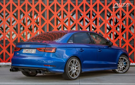Audi S3 Limousine S-line Quattro 221kW AT/7 / AJ NA SPLÁTKY / PROTIÚČET 2014 modrá