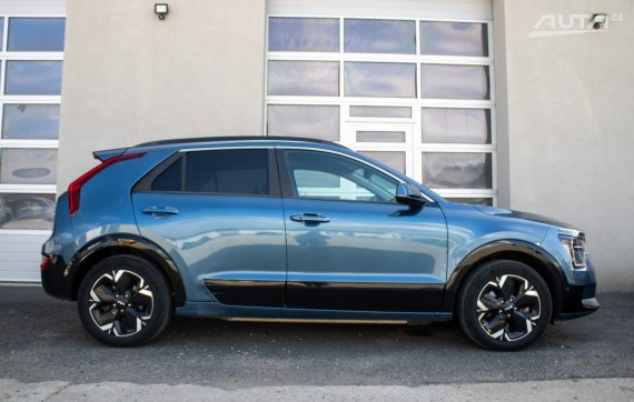 Kia Niro EV / 150kW / ZÁRUKA / AJ NA SPLÁTKY / PROTIÚČET 2024 modrá