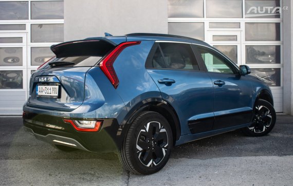 Kia Niro EV / 150kW / ZÁRUKA / AJ NA SPLÁTKY / PROTIÚČET 2024 modrá