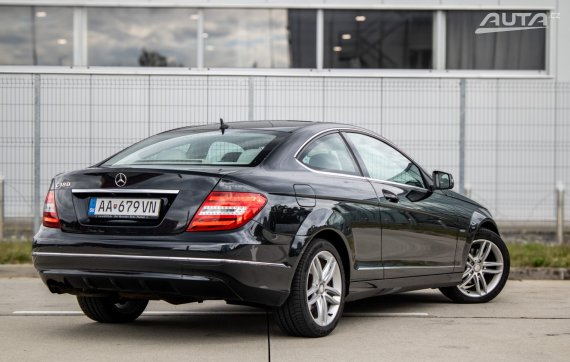 Mercedes-Benz C trieda Kupé 180 RWD 115kW AT/7 / AJ NA SPLÁTKY / PROTIÚČET 2011 černá