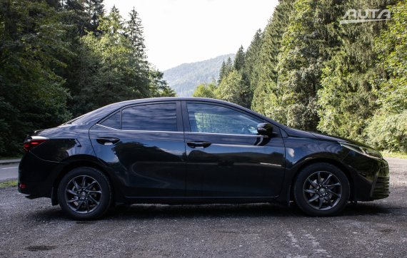 Toyota Corolla 1.6 l Valvematic MDS, 97kW (2017) / AJ NA SPLÁTKY / PROTIÚČET / 2017 černá