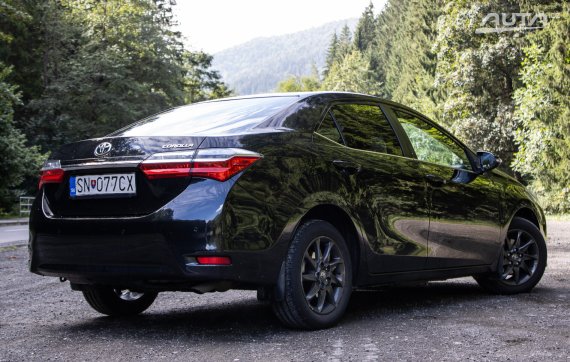 Toyota Corolla 1.6 l Valvematic MDS, 97kW (2017) / AJ NA SPLÁTKY / PROTIÚČET / 2017 černá