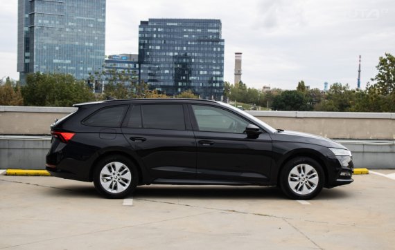 Škoda Octavia Combi 2.0 TDI Selection DSG, 85kW (2024) / AJ NA SPLÁTKY / PROTIÚČET / 2024 černá