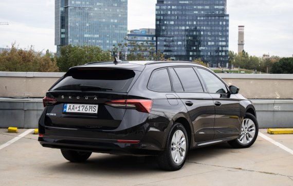 Škoda Octavia Combi 2.0 TDI Selection DSG, 85kW (2024) / AJ NA SPLÁTKY / PROTIÚČET / 2024 černá