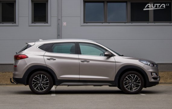 Hyundai Tucson 1.6 CRDi A/T, 100kW (2019) / AJ NA SPLÁTKY / PROTIÚČET / 2019 stříbrná metalíza