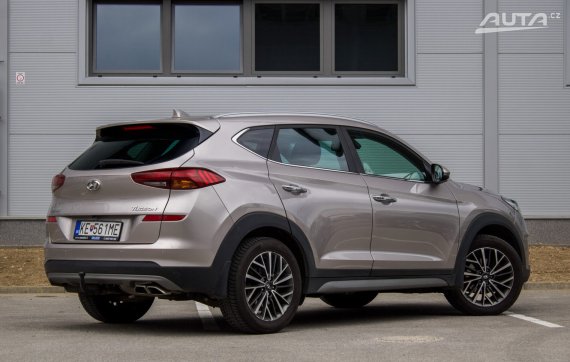 Hyundai Tucson 1.6 CRDi A/T, 100kW (2019) / AJ NA SPLÁTKY / PROTIÚČET / 2019 stříbrná metalíza