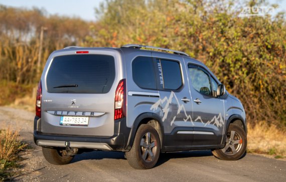 Peugeot Rifter 1.5 BlueHDi 100 Allure 75kW MT/5 / AJ NA SPLÁTKY / PROTIÚČET 2019 šedá