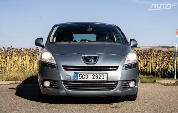 Peugeot 5008 1.6 THP, 115kW (2011) 2011 modrá