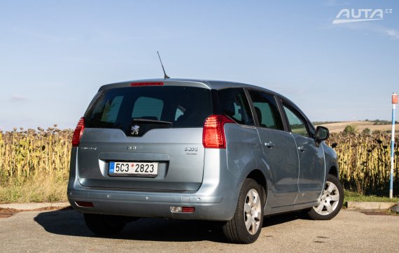 Peugeot 5008 1.6 THP, 115kW (2011) 2011 modrá